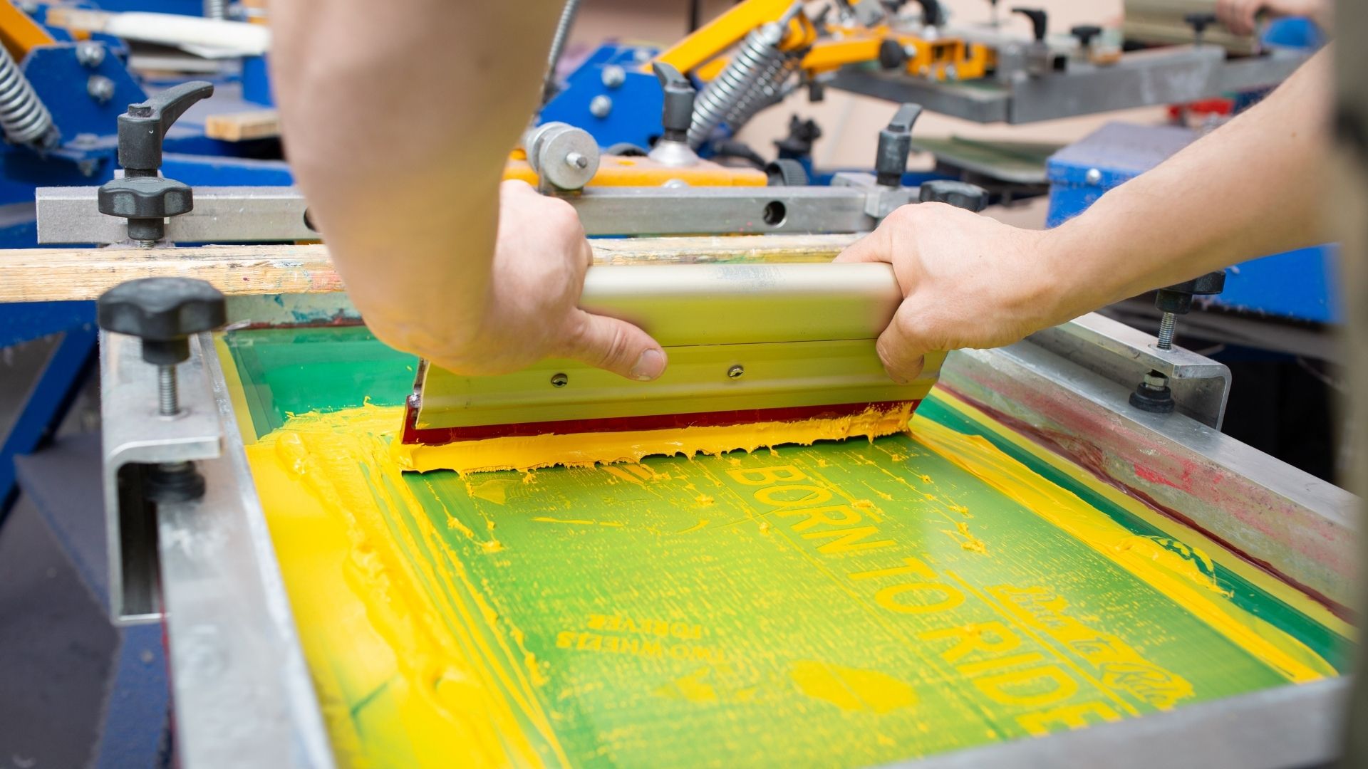 Tecnologia, applicazioni e vantaggi della stampa serigrafica